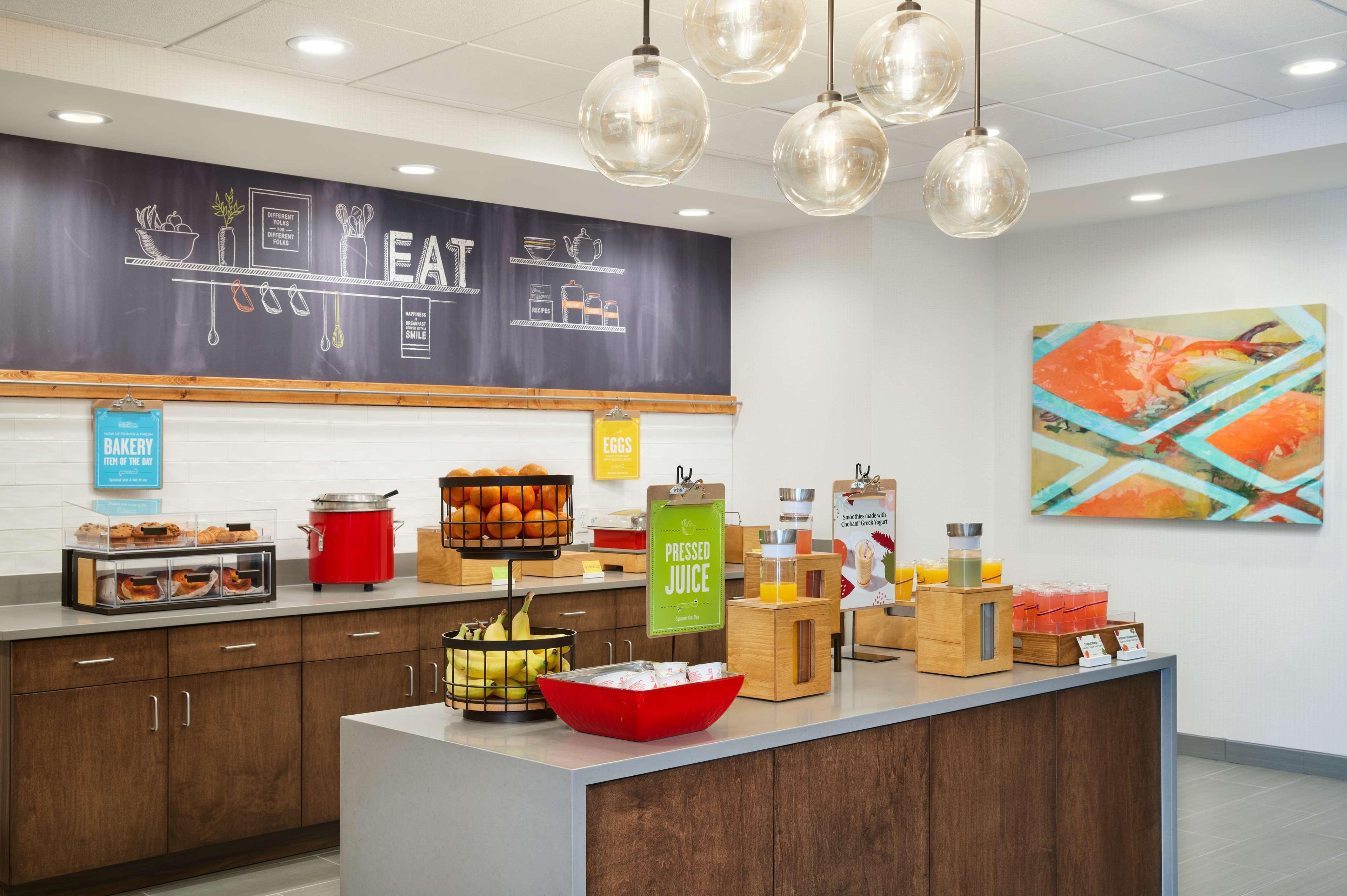 Hampton Inn クルーイストン エクステリア 写真