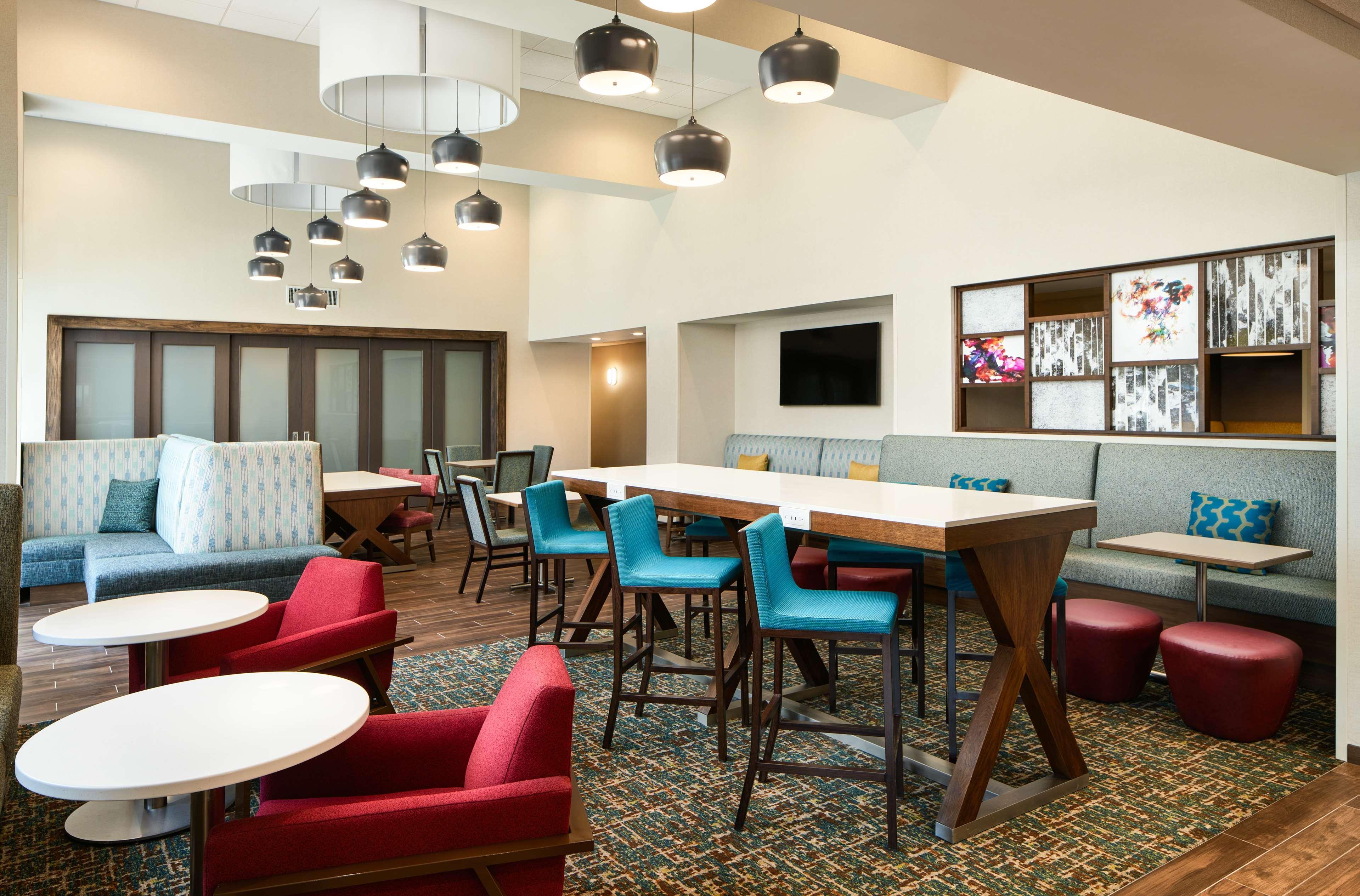 Hampton Inn クルーイストン エクステリア 写真