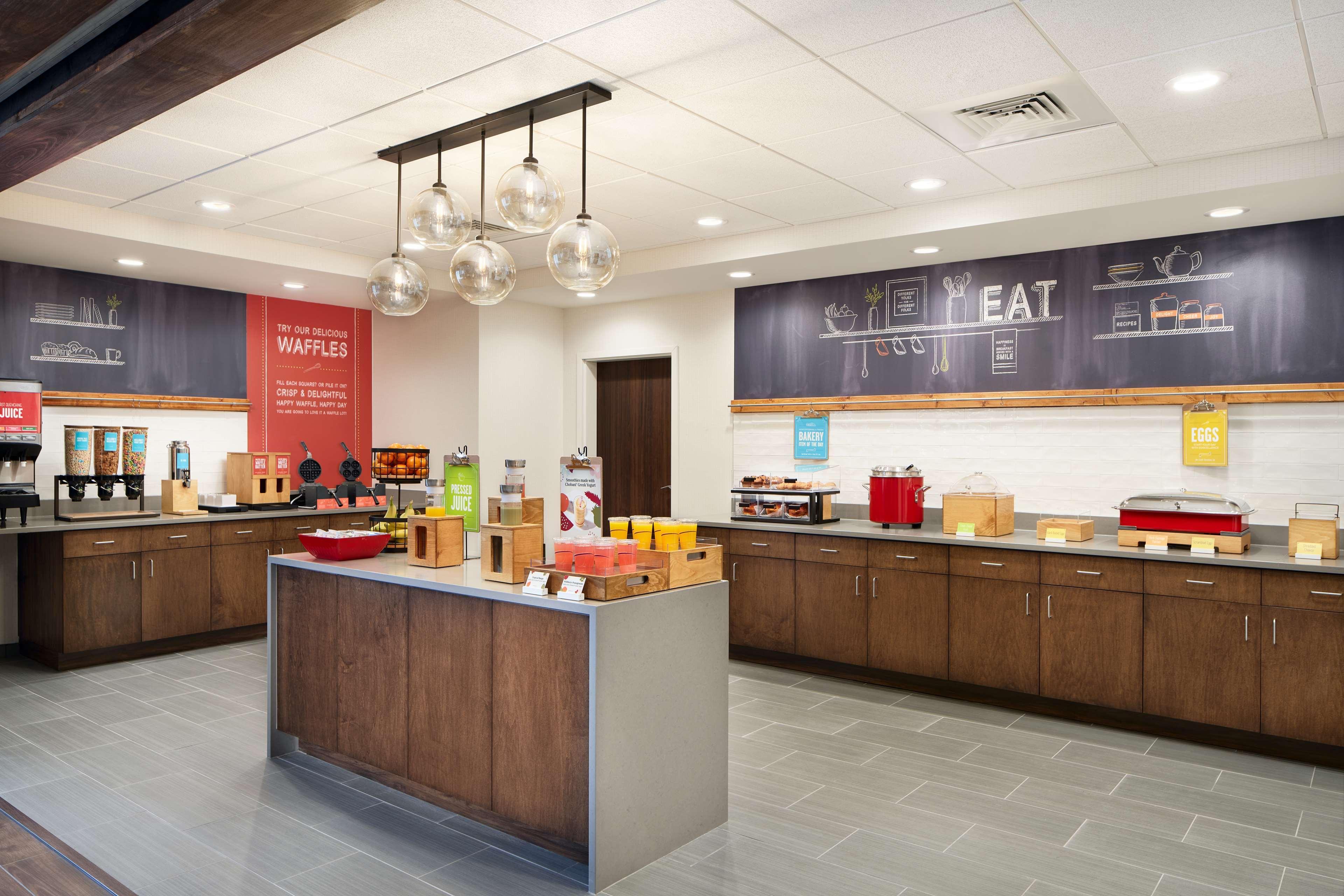 Hampton Inn クルーイストン エクステリア 写真