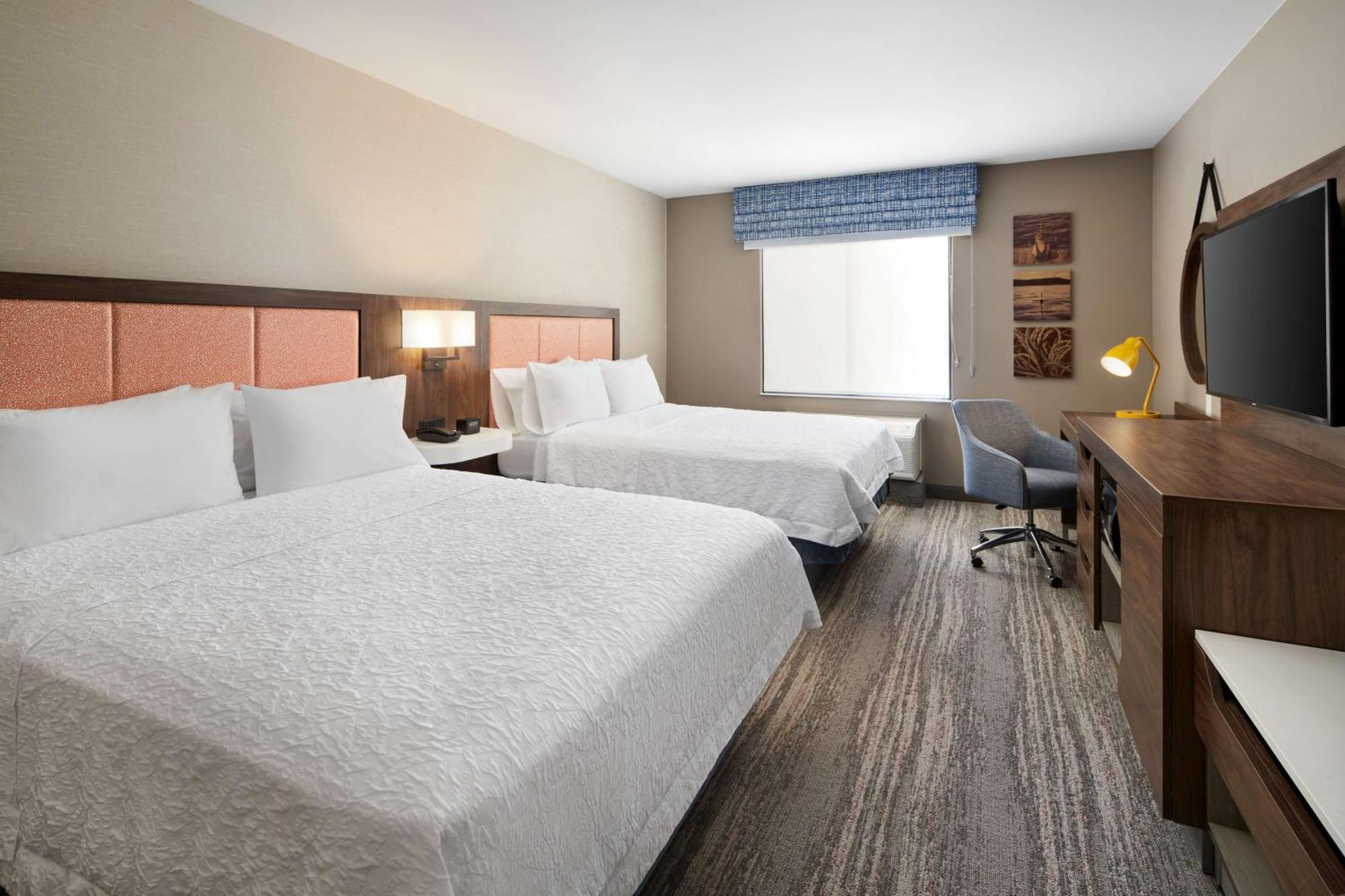 Hampton Inn クルーイストン エクステリア 写真