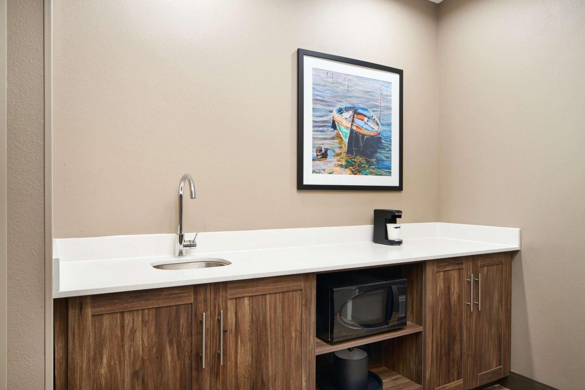 Hampton Inn クルーイストン エクステリア 写真