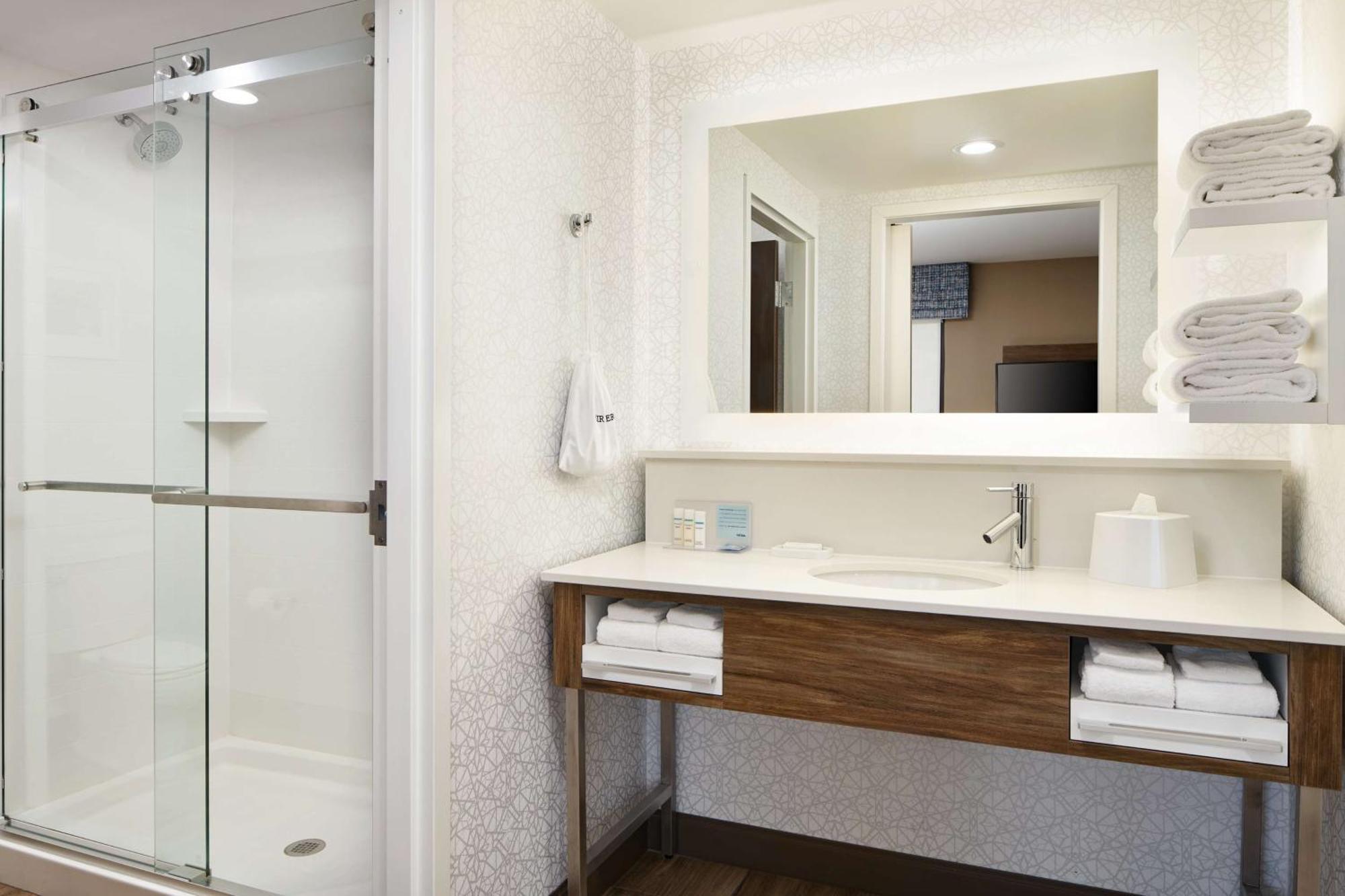 Hampton Inn クルーイストン エクステリア 写真